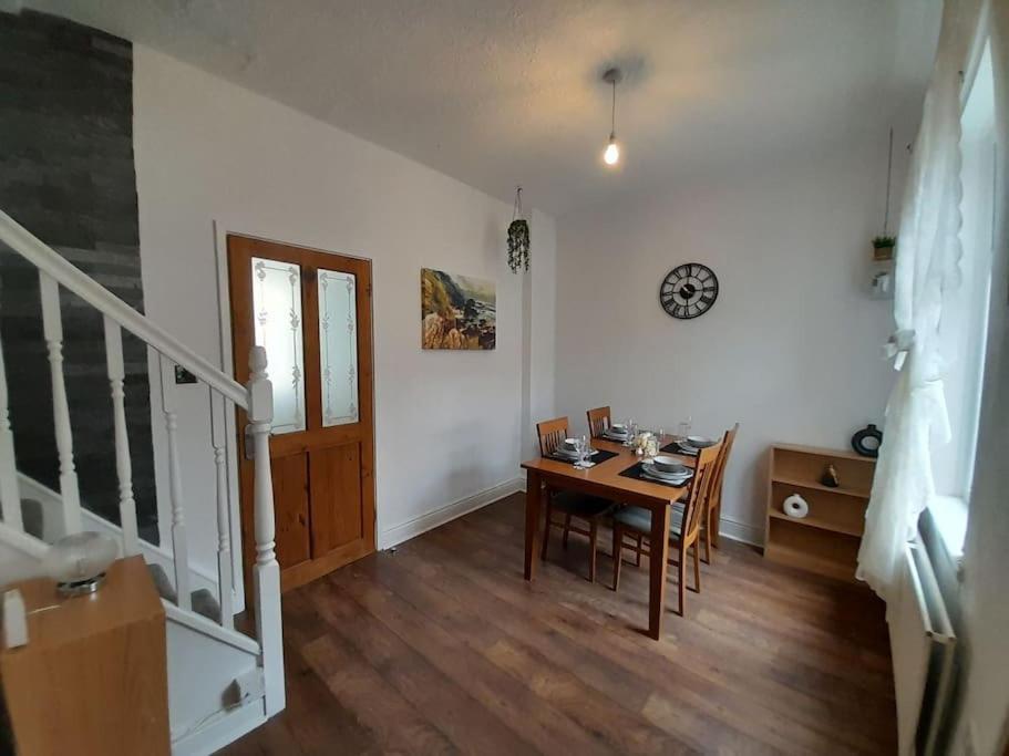 Fabulous Holiday Home - Sleeps 6 Бишъп Оукланд Екстериор снимка